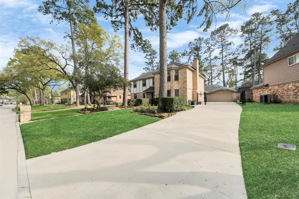 Photo of 12431 Oakcroft Drive