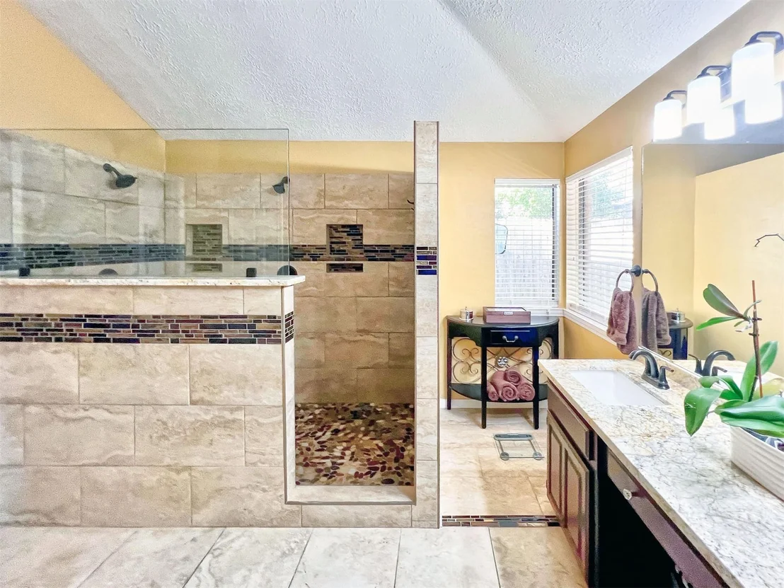 Photo of 12510 Millvan Drive
