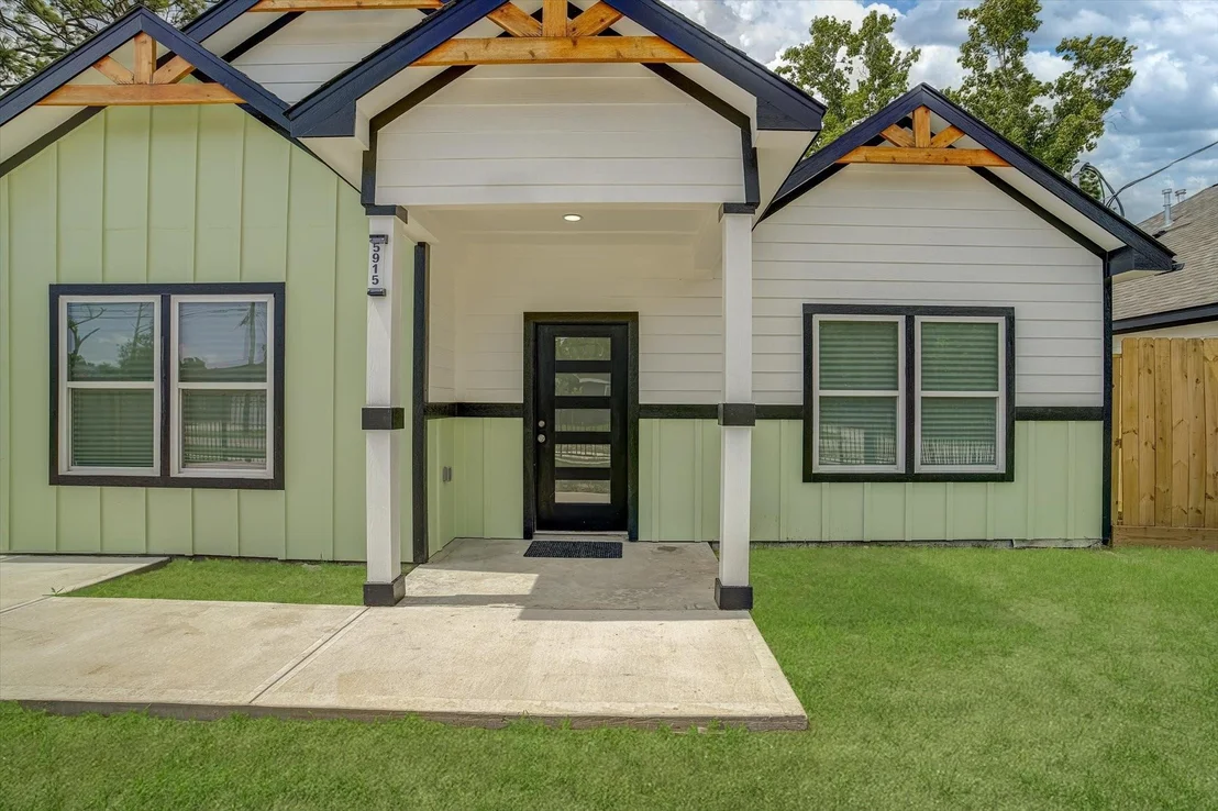 Photo of 5915 Rietta Street