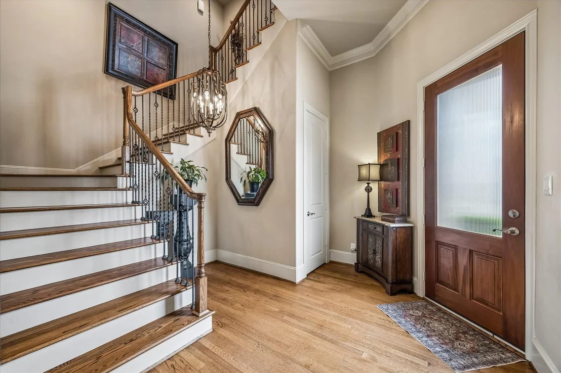 Photo of 907 Queen Annes Road