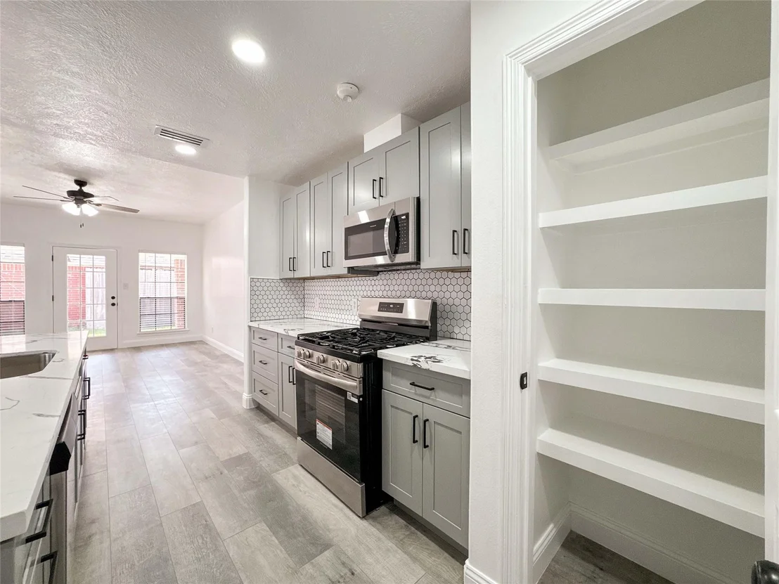 Photo of 406 Bluebird Lane