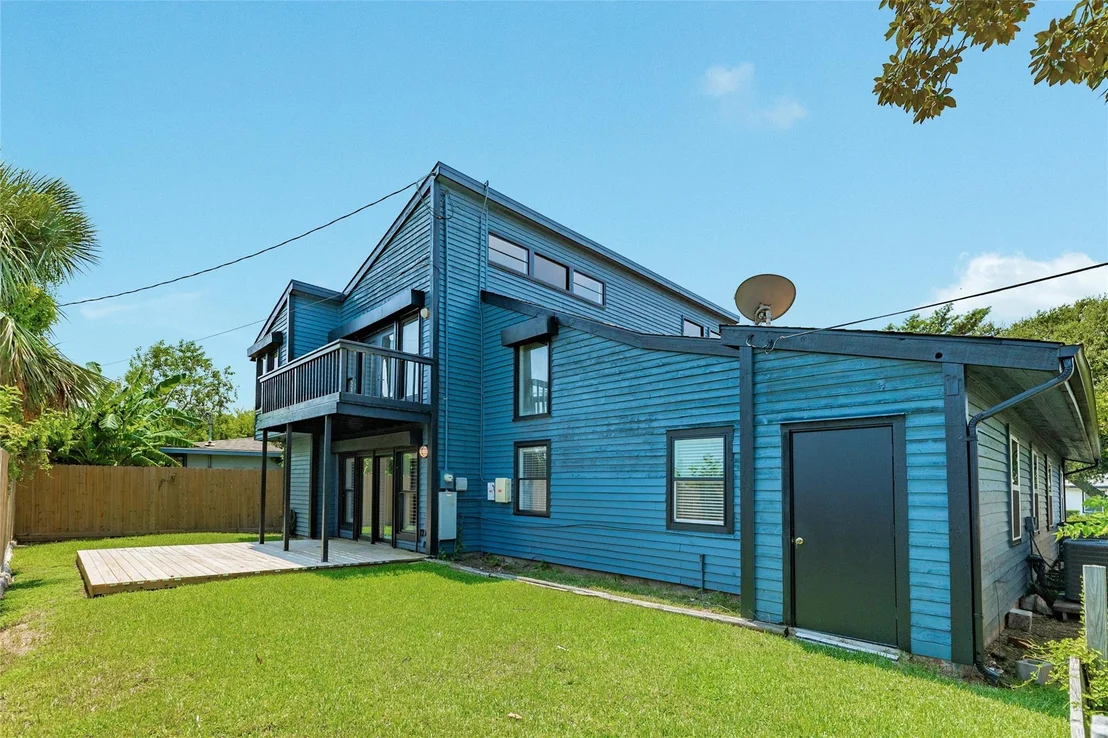 Photo of 8 Lyncrest Drive
