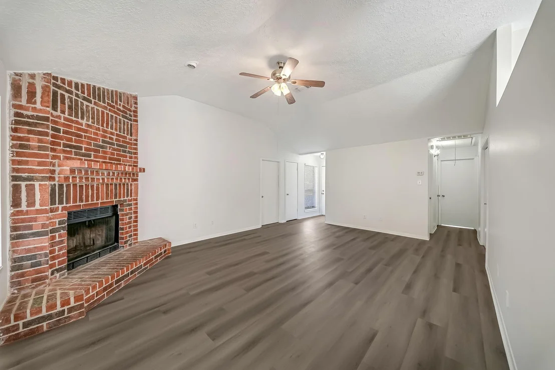 Photo of 16897 Blue Jay Street