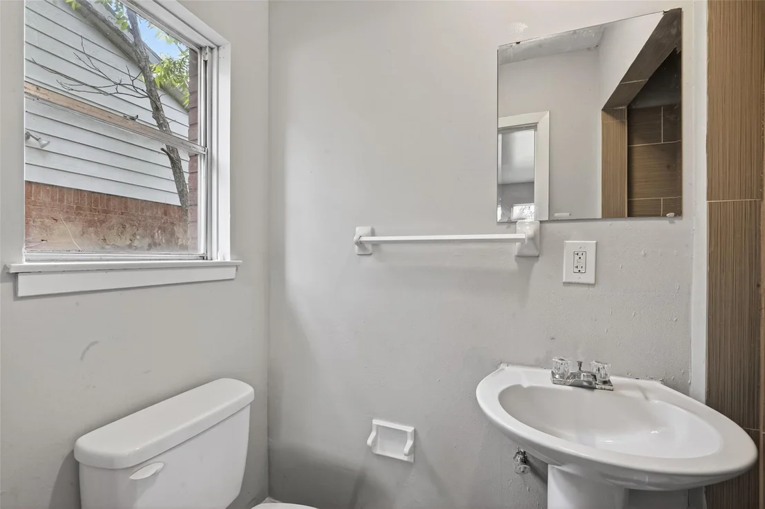 Photo of 3918 Tavenor Lane