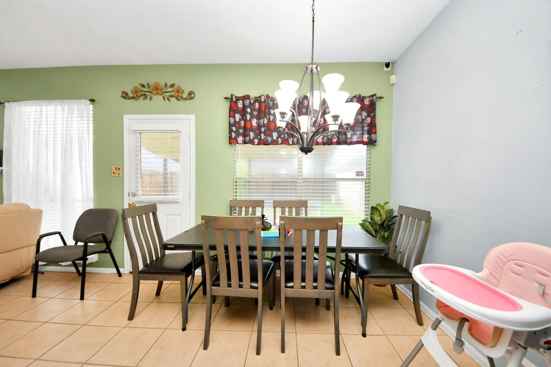 Photo of 922 N Sky Drive