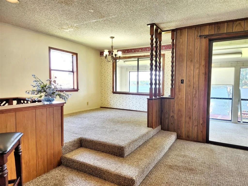Photo of 23083 Lakeside Drive