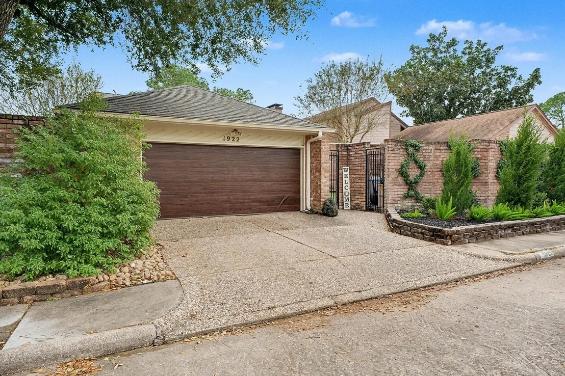 Photo of 1922 Pepper Hill Way