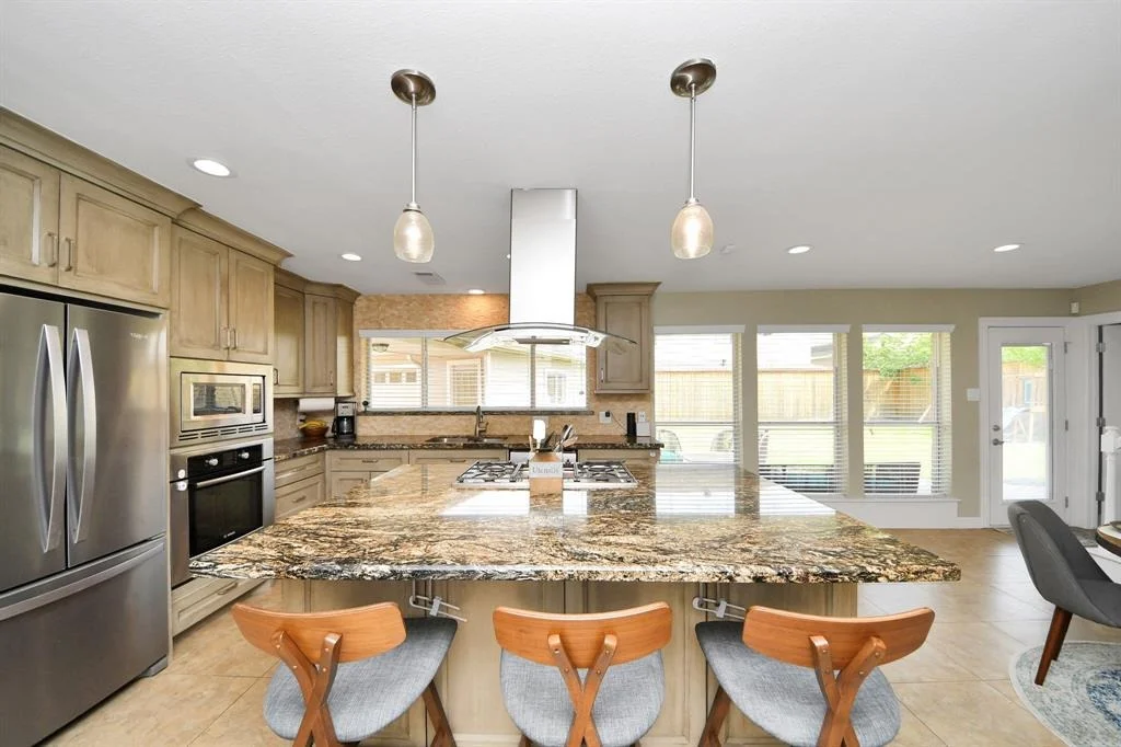 Photo of 415 Lakeside Estates Drive