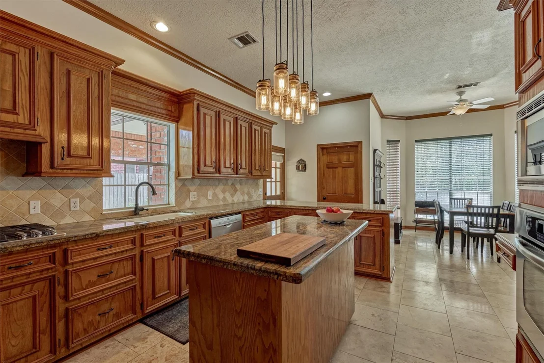 Photo of 115 E Shadowpoint Circle