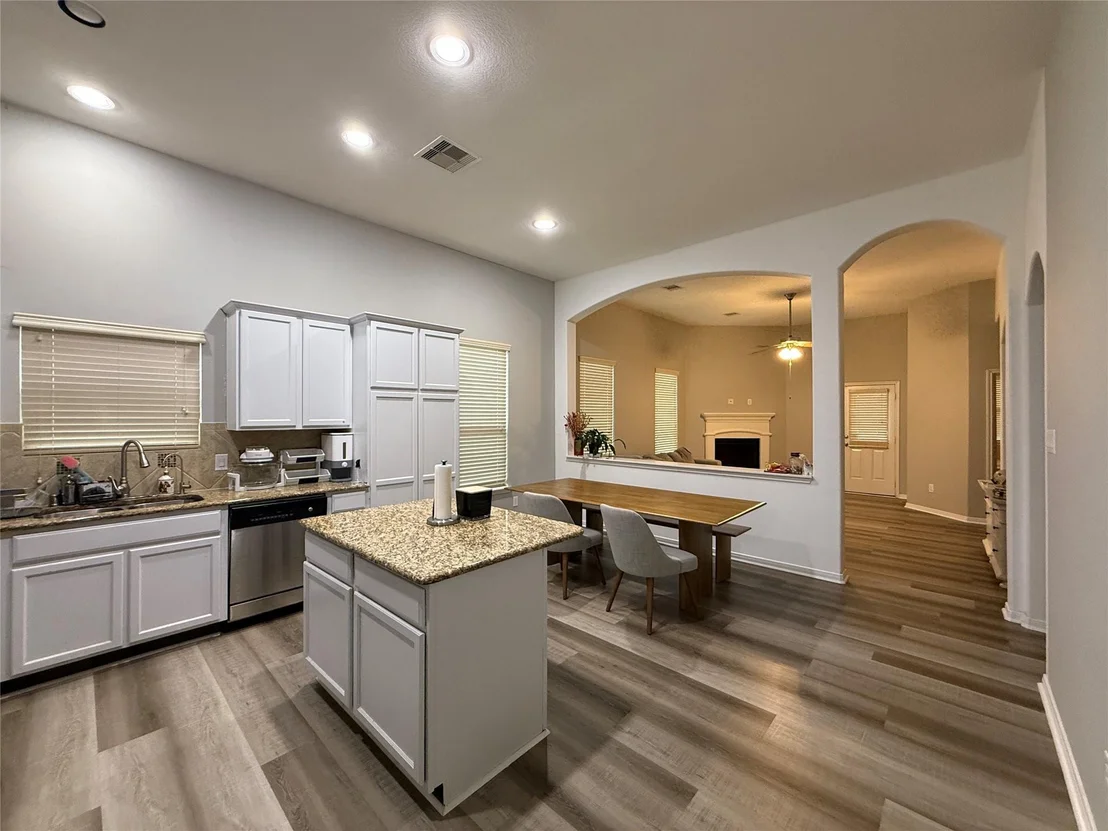 Photo of 4223 Fenetre Forest Street