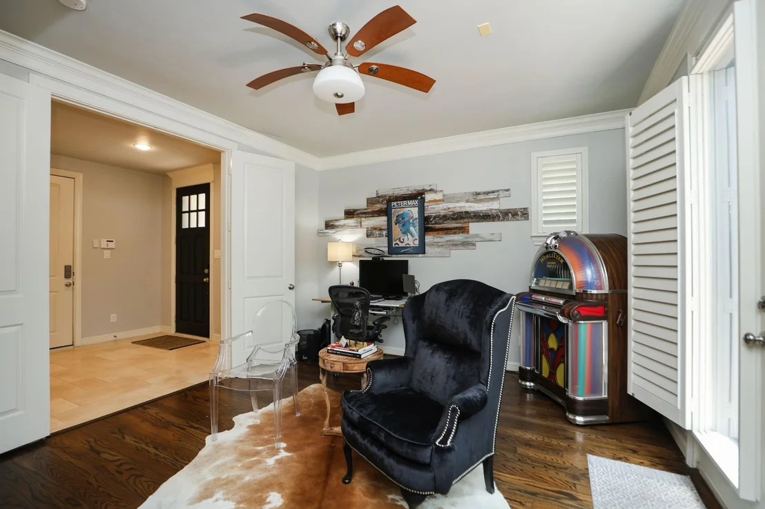 Photo of 10901 Upland Park