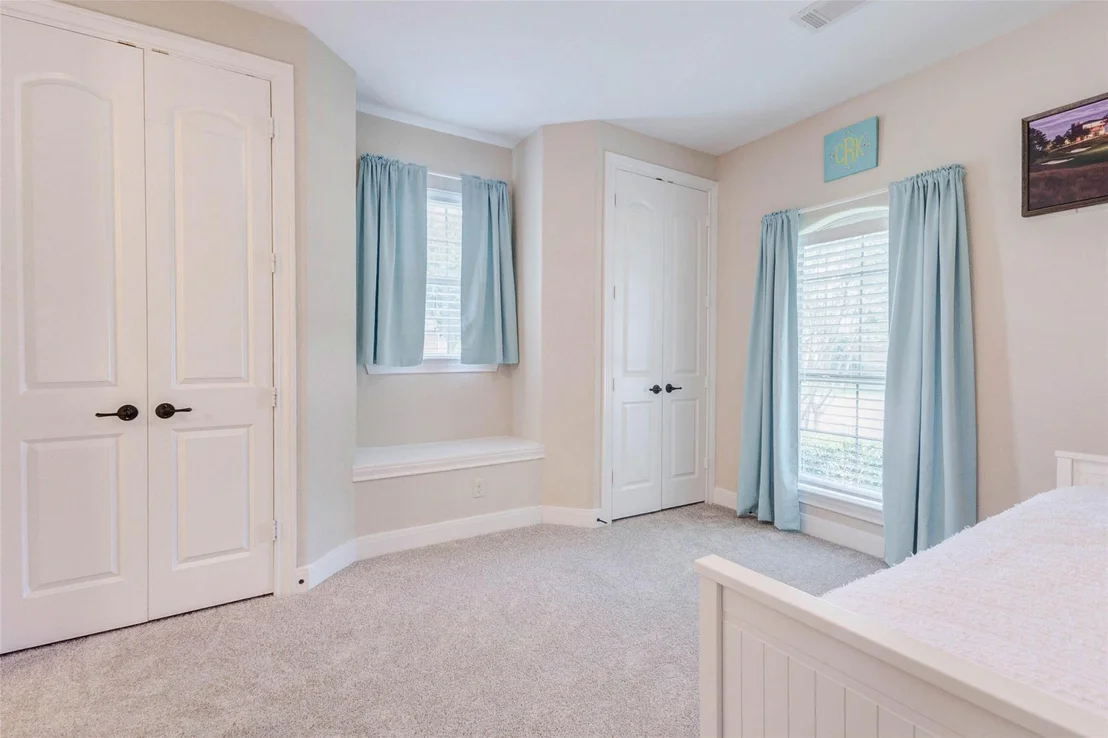 Photo of 4915 Westchester Drive