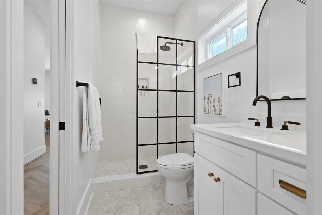 Photo of 3807 Neptune