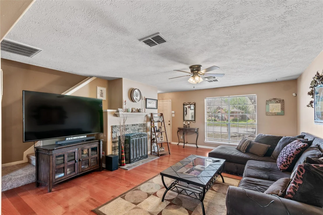 Photo of 3727 Oak Lace Drive