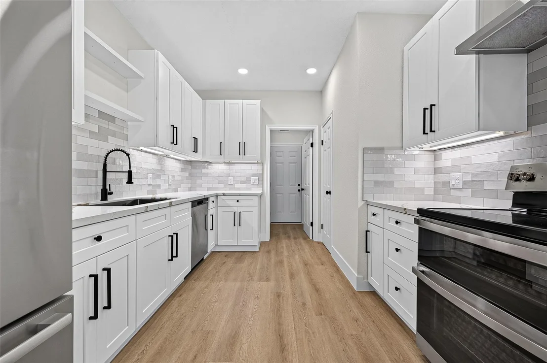 Photo of 3354 Torrey Pines Drive