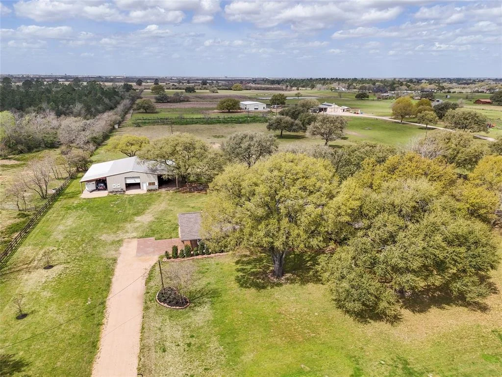 Photo of 21511 Kickapoo Road