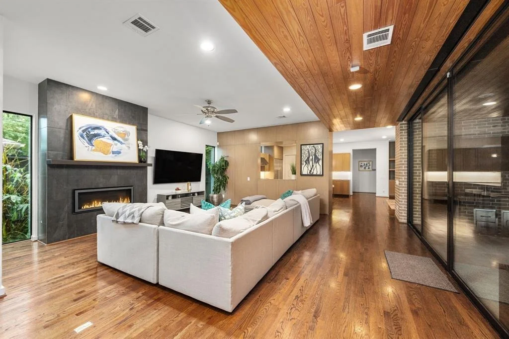 Photo of 9622 Pine Lake Drive