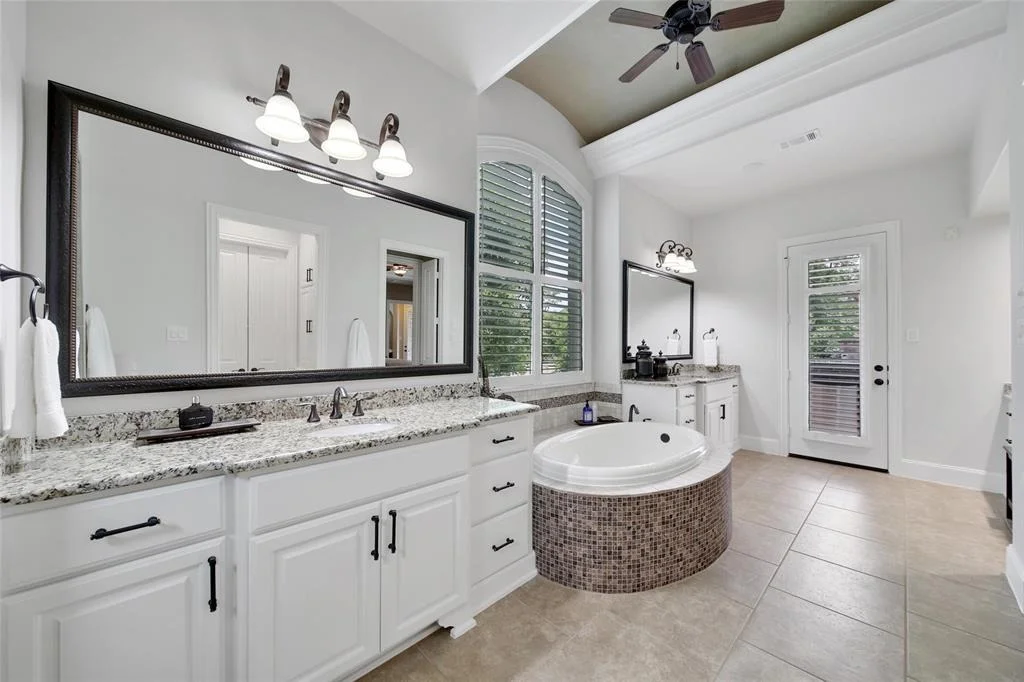 Photo of 111 N Silver Manor Circle