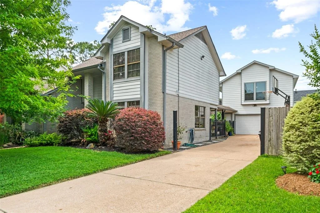 Photo of 15118 Cranbourne Drive