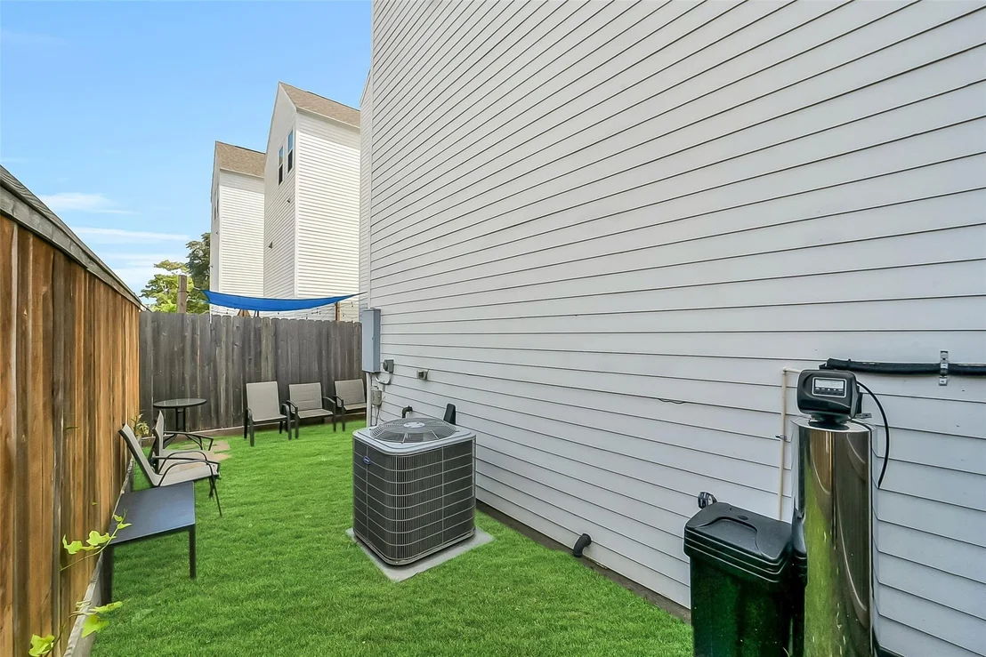 Photo of Unit C at 2009 Bauer Drive