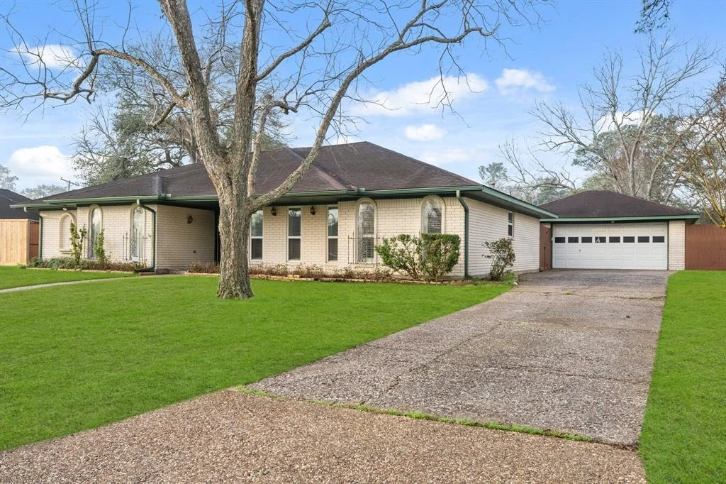 Photo of 706 Quaker Drive
