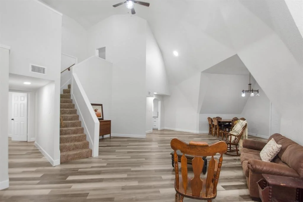 Photo of 907 Longhorn Trail