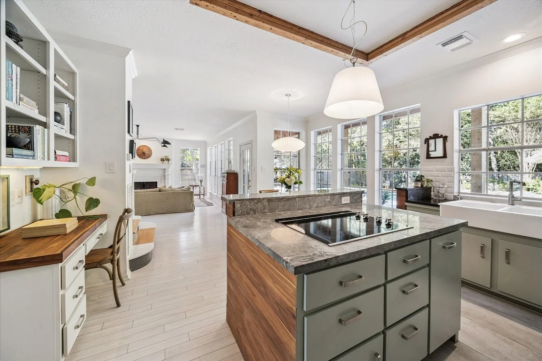 Photo of 58 E Coldbrook Circle