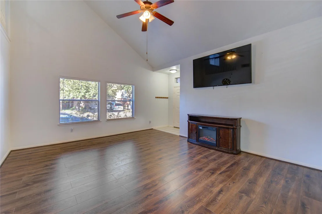 Photo of 10202 Middleglen Lane