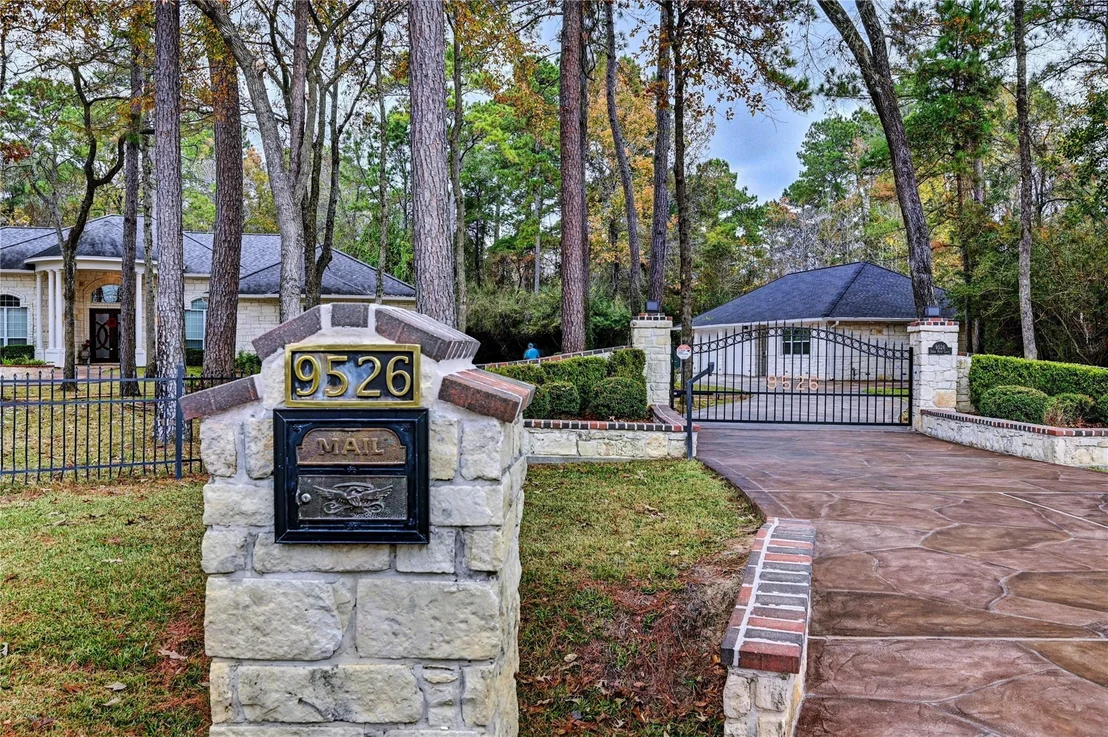 Photo of 9526 Deer Path Lane