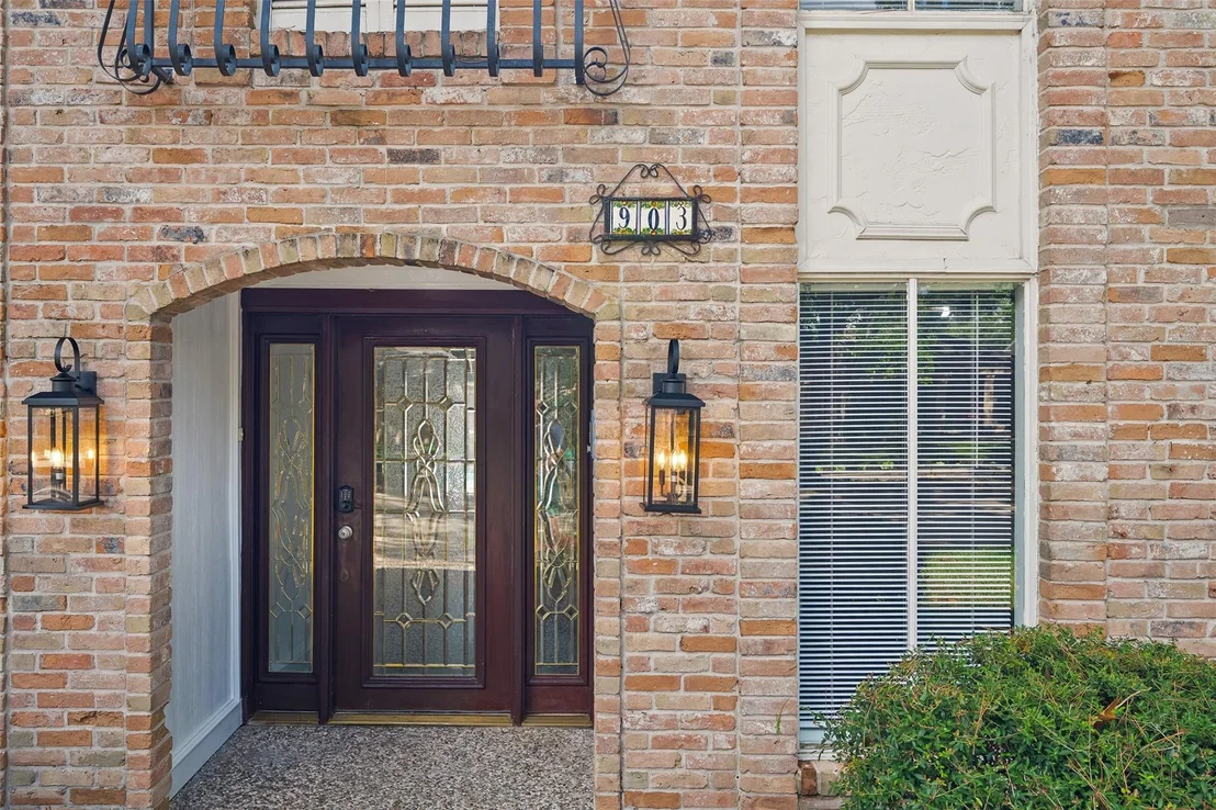 Photo of 903 Crossroads Drive