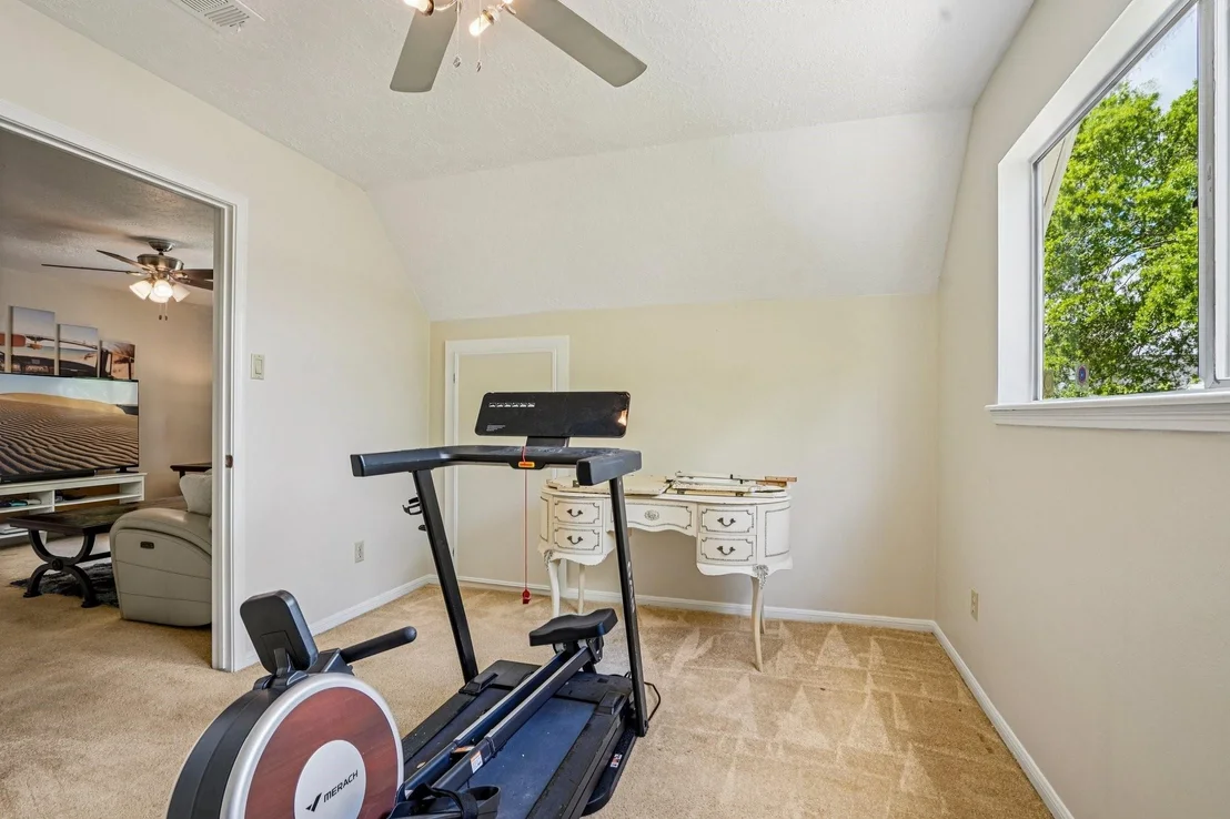 Photo of 207 Lochnell Drive