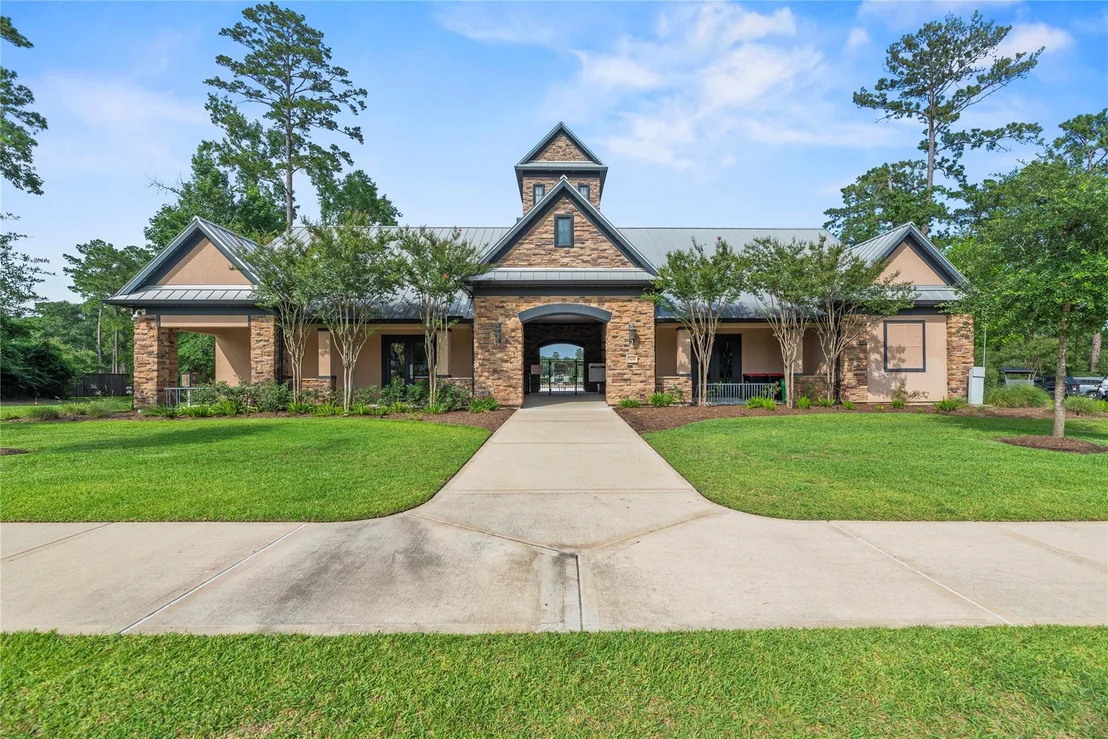 Photo of 1002 Pleasant Pines Lane