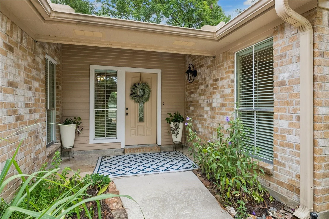 Photo of 20 Edgewood Forest Court
