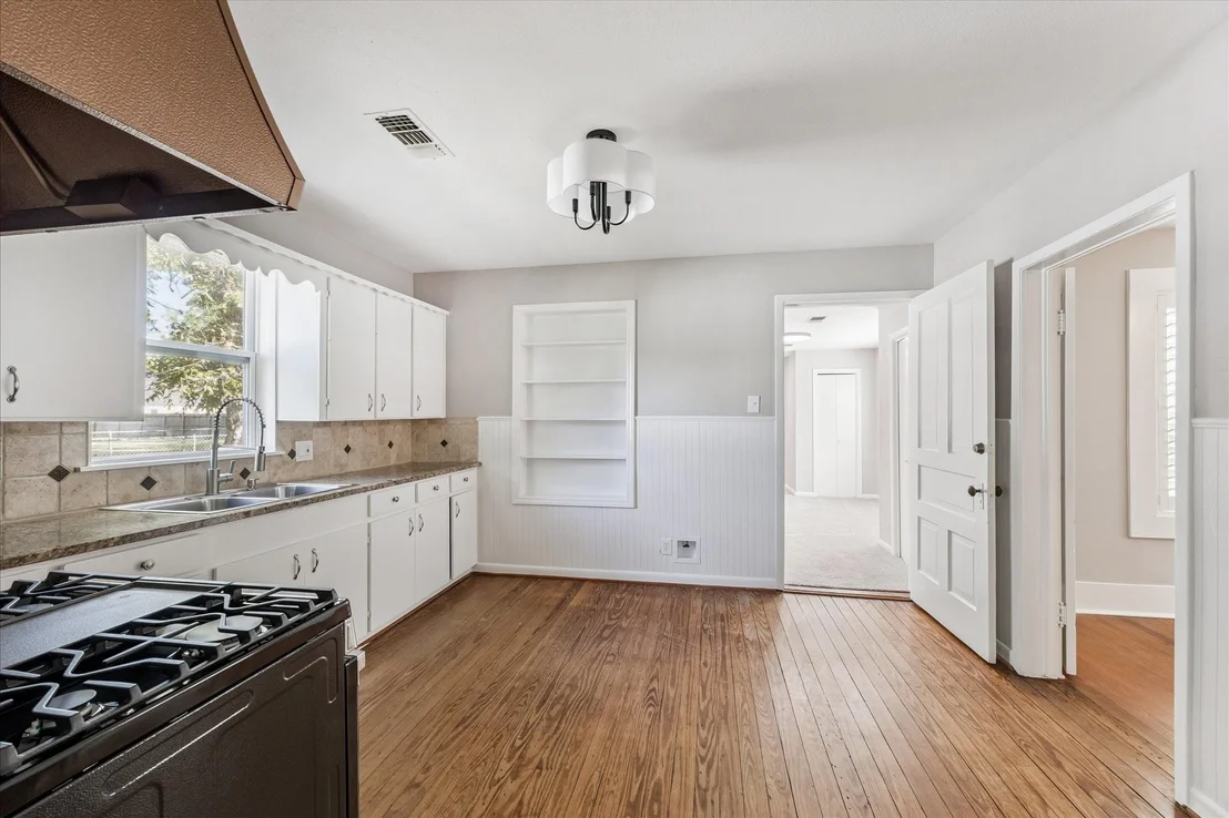 Photo of 700 4th Street