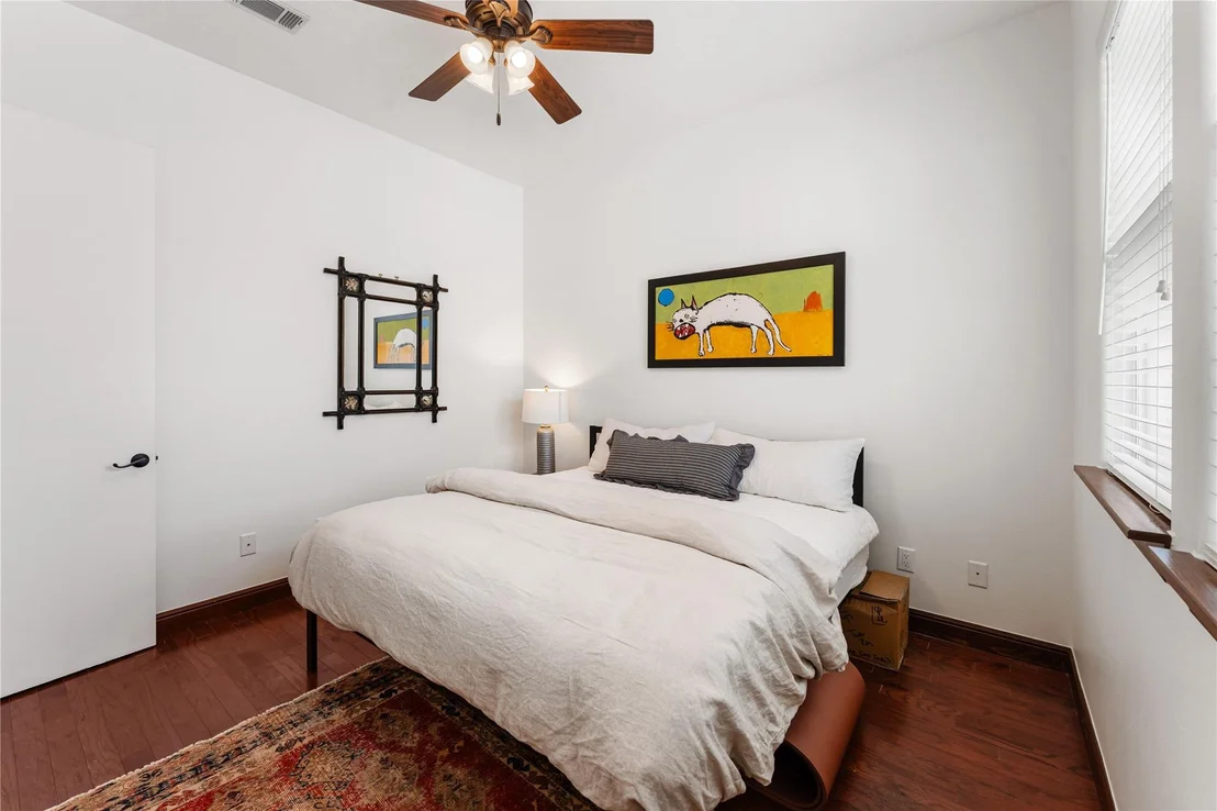 Photo of 415 W 8th Street