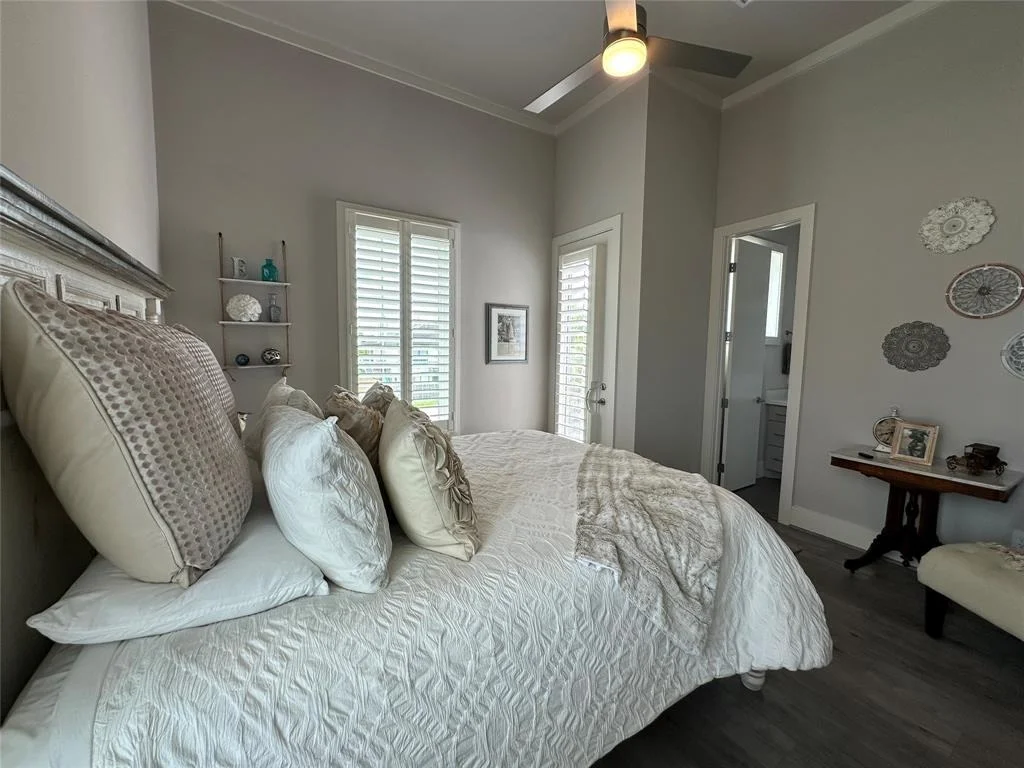 Photo of 2182 Marina Way