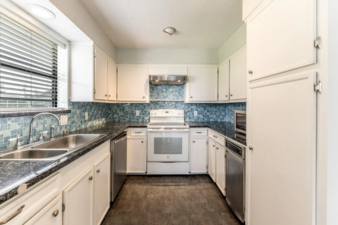Photo of 180 W Lake Circle