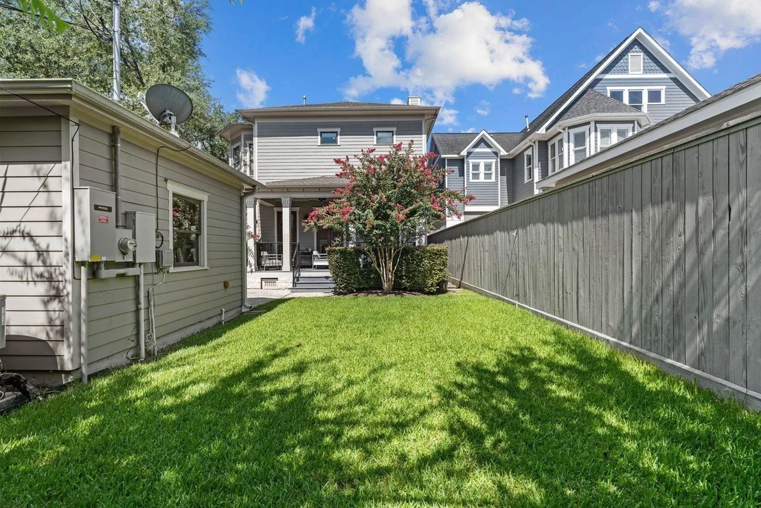 Photo of 2012 Harvard Street