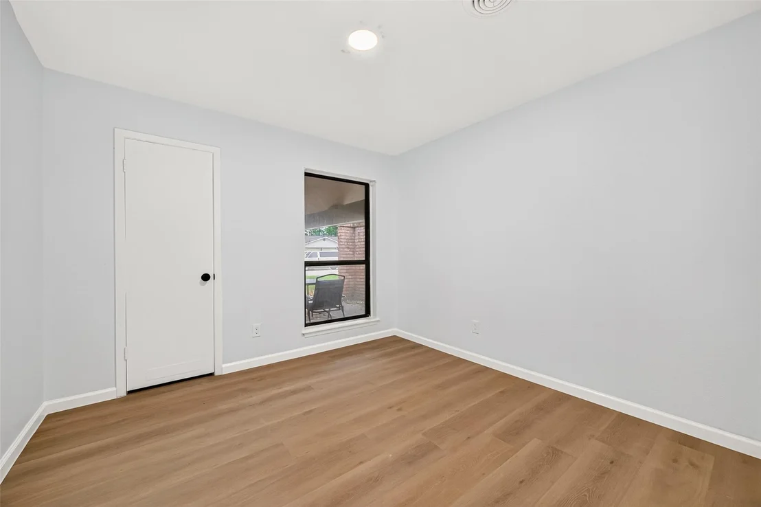 Photo of 215 Crest Hill Drive