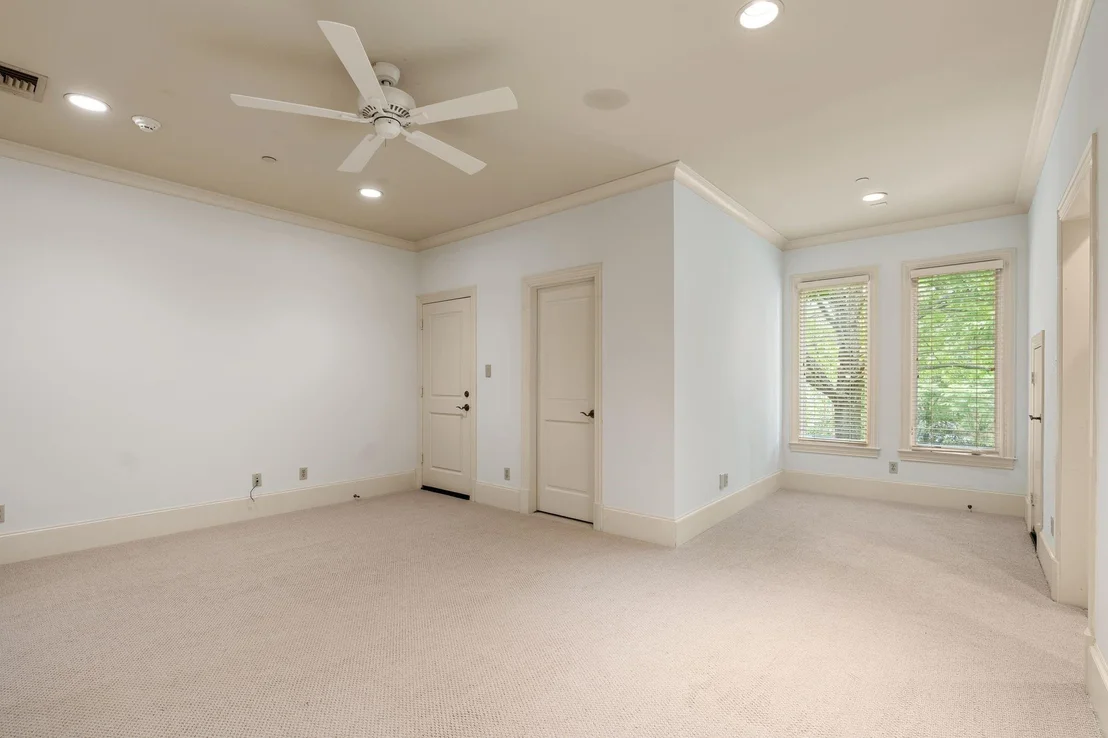 Photo of 835 Echo Lane