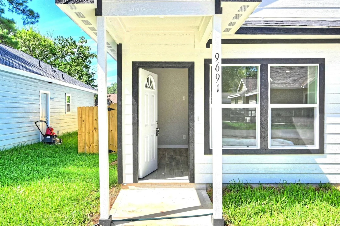Photo of 11789 White Cedar