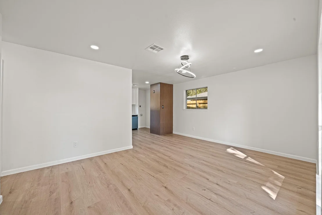 Photo of 11059 Vailview Drive