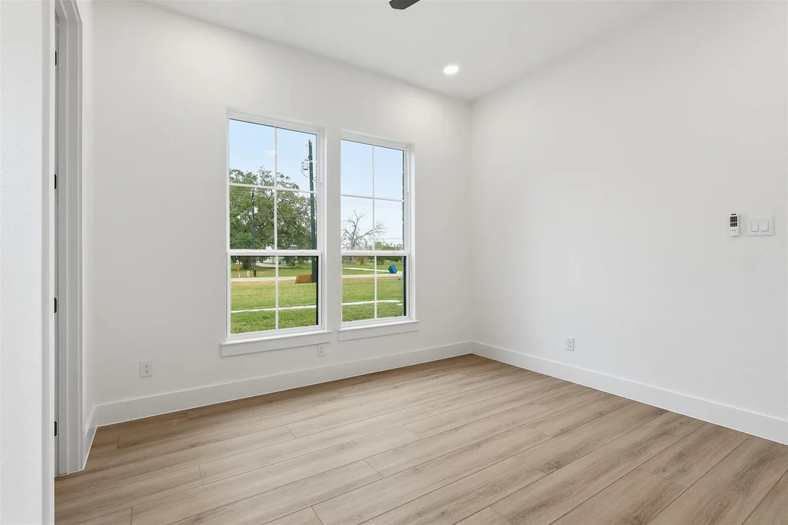 Photo of 467 Springfield Trail