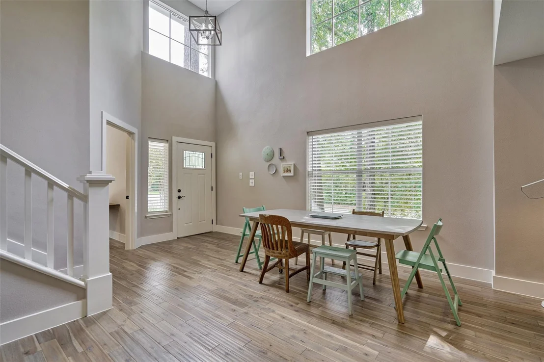 Photo of 38 E Gaslight Place