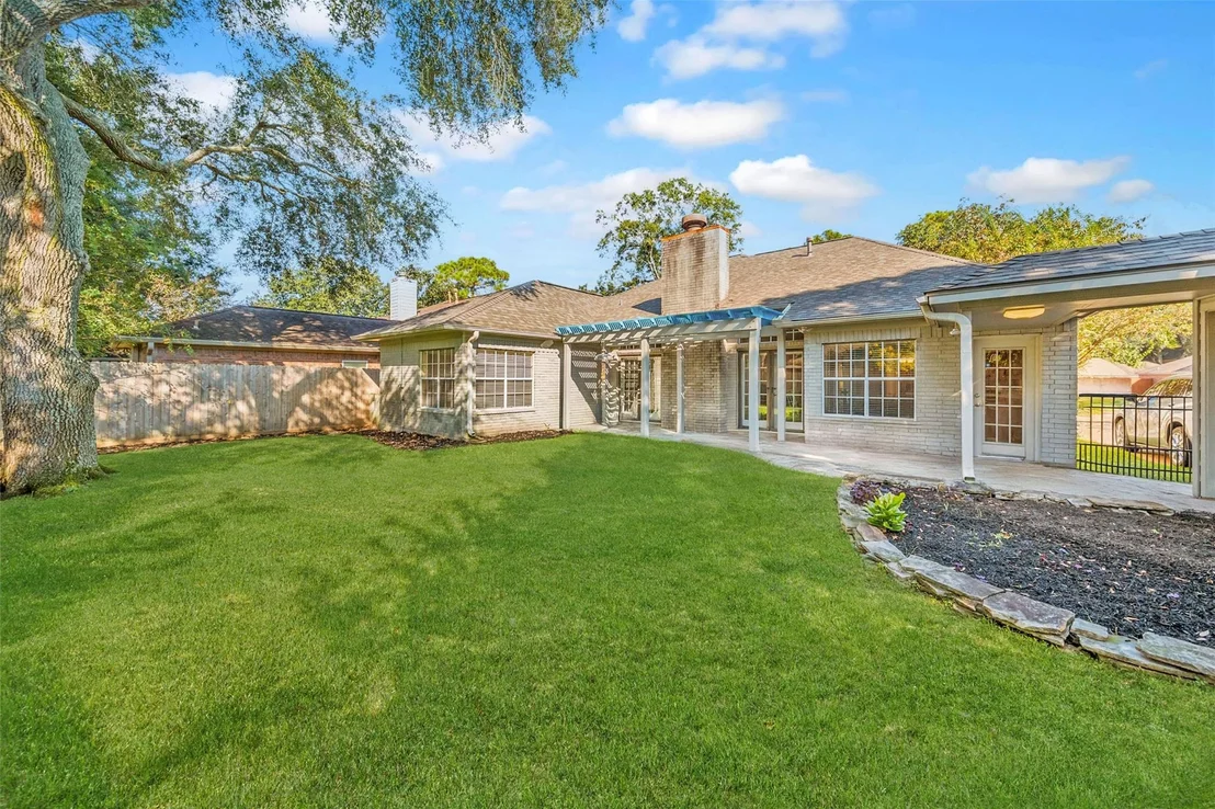 Photo of 15914 Meadowside Drive