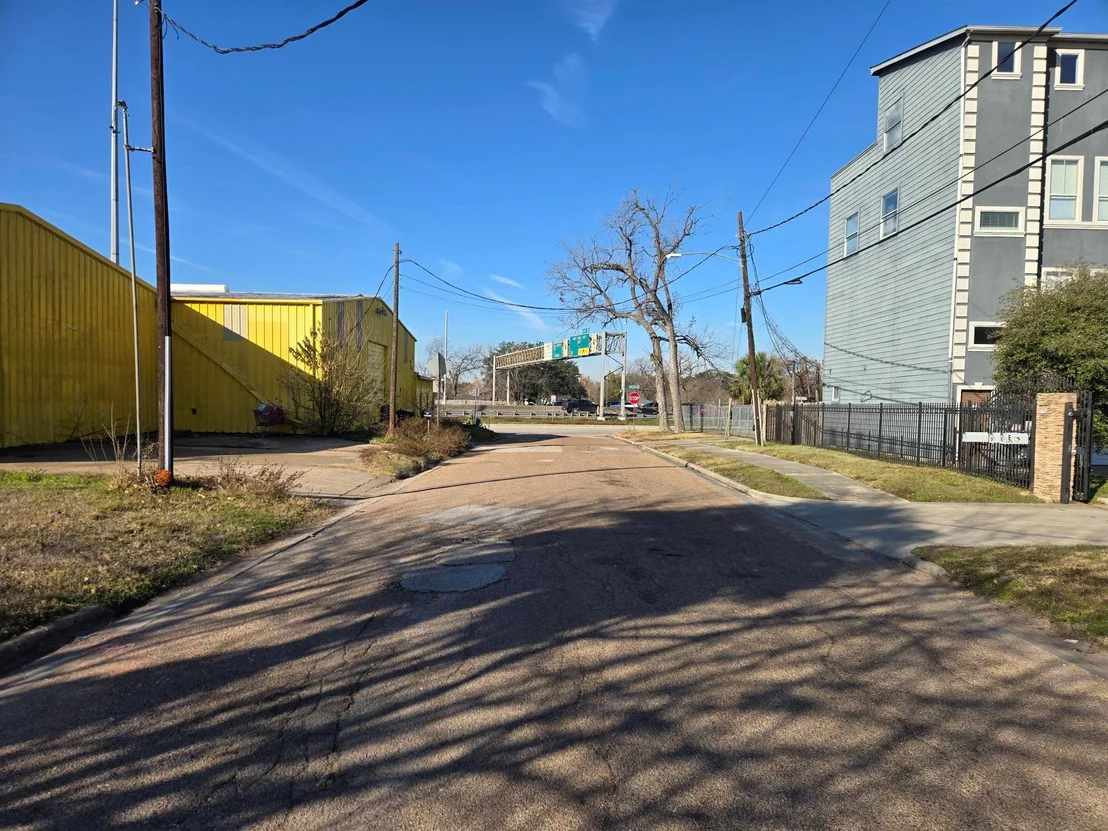 Photo of 405 Eichwurzel Lane