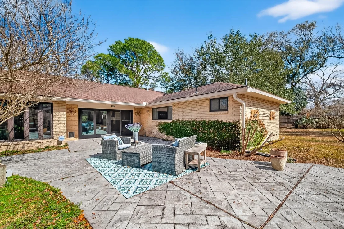 Photo of 5907 Beaudry Drive