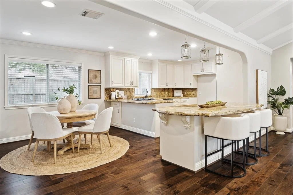 Photo of 10223 Pine Forest Road