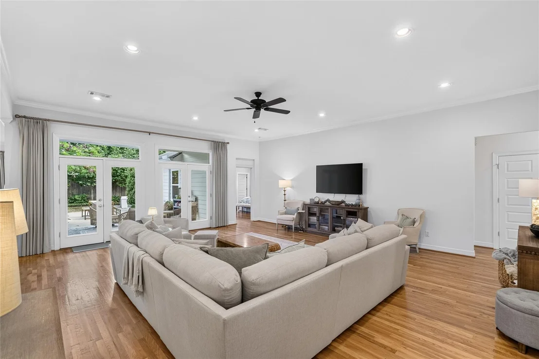 Photo of 1722 Chippendale Road