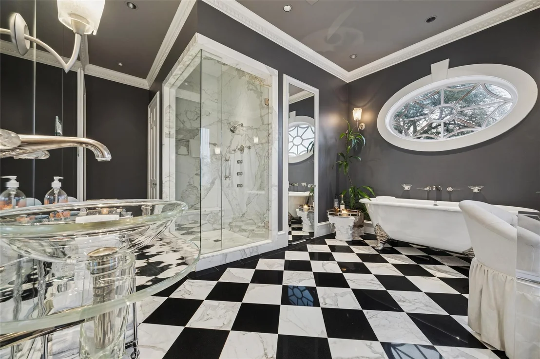Photo of 20 Sunset Boulevard